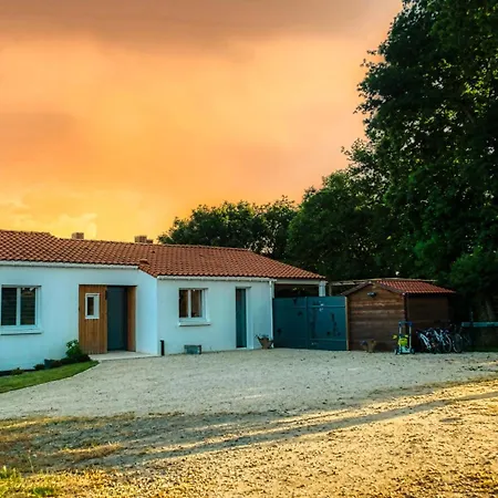 בית נופש Domaine Du Souvenir Saint-Paul-en-Pareds